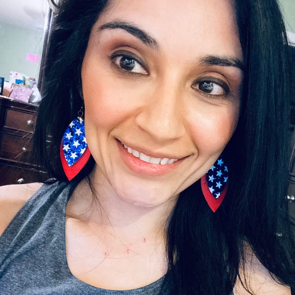 ALNEIO earrings - Picture 2 of 2